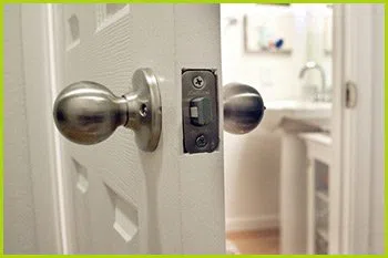 Expert Locksmith Services Skokie, IL 847-713-5692 Expert Locksmith Services Skokie, IL 847-713-5692 - 14-unlock-door